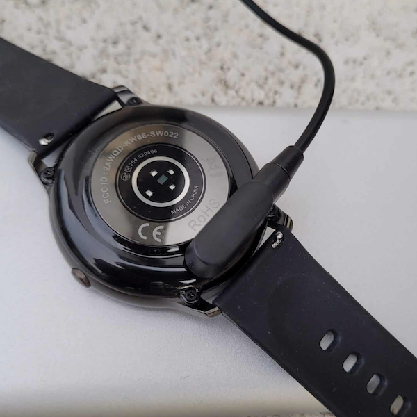 ساعة يد ذكية رياضية من شاومي KW66 ضد الماء وقياس ضربات القلب ودعم اللغه العربيه مع ٢ باند اسود واخضر