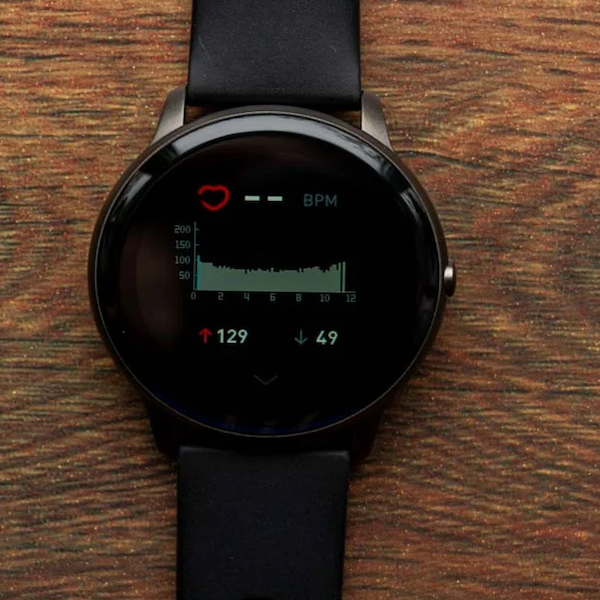 ساعة يد ذكية رياضية من شاومي KW66 ضد الماء وقياس ضربات القلب ودعم اللغه العربيه مع ٢ باند اسود واخضر